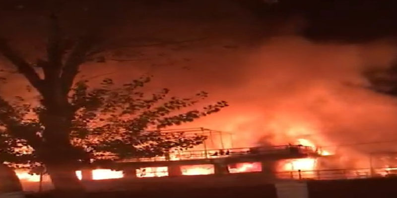  مصر: حريق هائل في مركب سياحي بالقاهرة